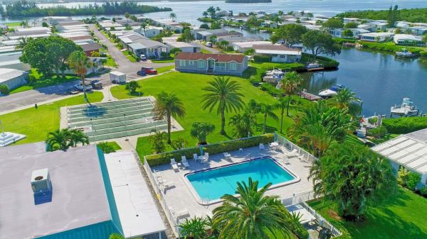 1977 SOUTHWIND Mobile Home For Sale