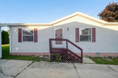 Photo 2 of 27 of home located at 301 Ohio River Dr. Adrian, MI 49221