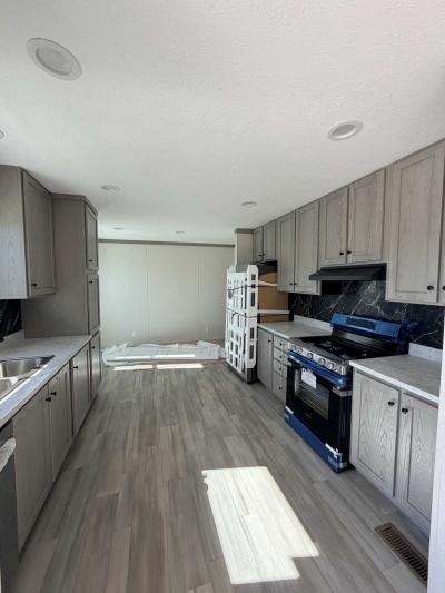 Photo 5 of 29 of home located at 4000 E 134th Street #1008 Chicago, IL 60633