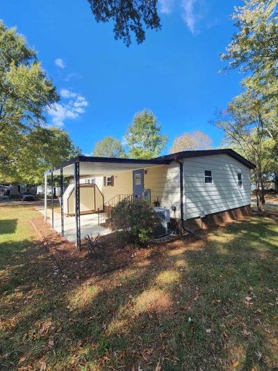 Photo 5 of 20 of home located at 4718 Jura Drive Charlotte, NC 28227