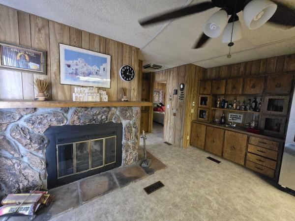 1981 LANCER HOMES INC.	 ROYAL MONARCH Manufactured Home