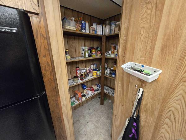 1981 LANCER HOMES INC.	 ROYAL MONARCH Manufactured Home