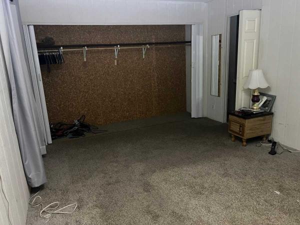 1981 LANCER HOMES INC.	 ROYAL MONARCH Manufactured Home