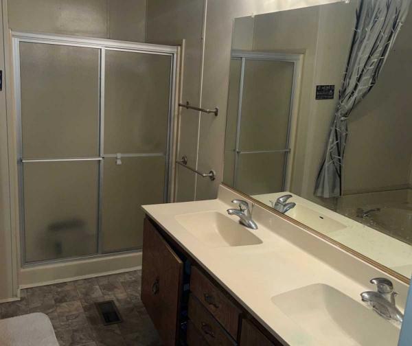 1981 LANCER HOMES INC.	 ROYAL MONARCH Manufactured Home