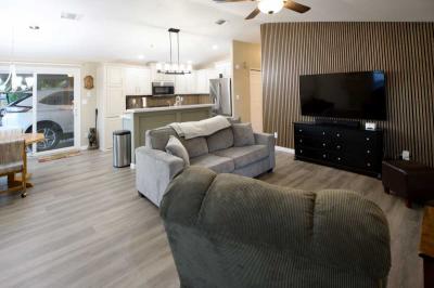 Photo 4 of 20 of home located at 7373 East Us Highway 60, 211 Gold Canyon, AZ 85118