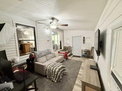 Photo 4 of 26 of home located at 21632 State Road 54 #173 Lutz, FL 33549