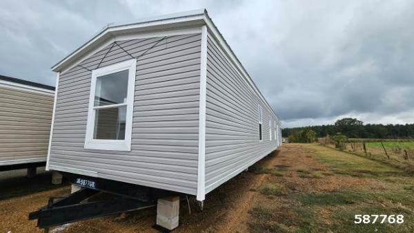 Photo 1 of 2 of home located at Bayside Mobile Home Sales 16410 Highway 310 E Como, MS 38619