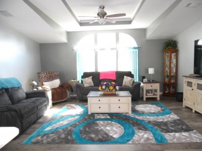 Photo 3 of 17 of home located at 1728 Tahiti Circle Davenport, FL 33897