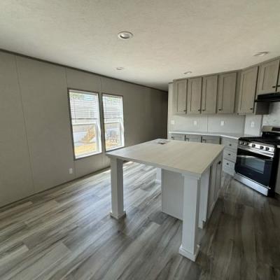 Photo 5 of 8 of home located at 2319 Greensburg Rd #46 Campbellsville, KY 42718