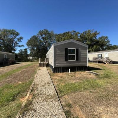 Photo 4 of 20 of home located at 151 Ginny Lane Thomasville, GA 31792