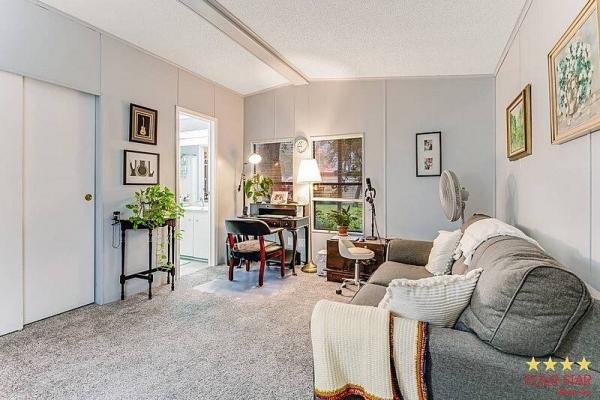 1989 Delo  Home