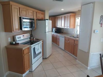 Photo 4 of 8 of home located at 623 Angelo Ln Melbourne Beach, FL 32951