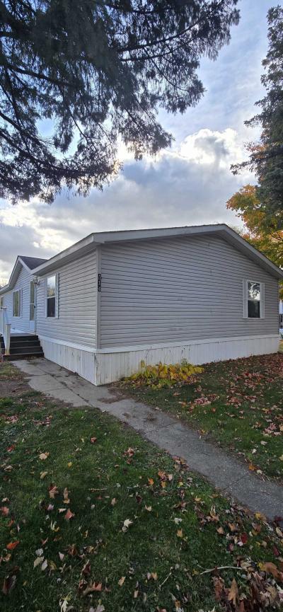 Mobile Home at 114 Castle Dr. Lansing, MI 48906
