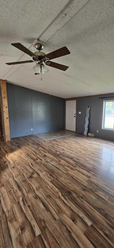 Photo 4 of 21 of home located at 114 Castle Dr. Lansing, MI 48906