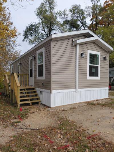 Photo 3 of 11 of home located at 301 Mantle Ave #54T Jackson, MI 49202