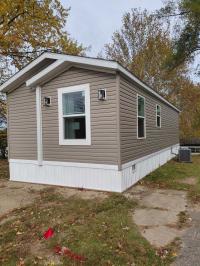 2025 Champion Pulse 4016-4770 Manufactured Home