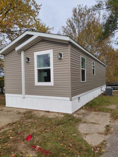 Photo 4 of 11 of home located at 301 Mantle Ave #54T Jackson, MI 49202