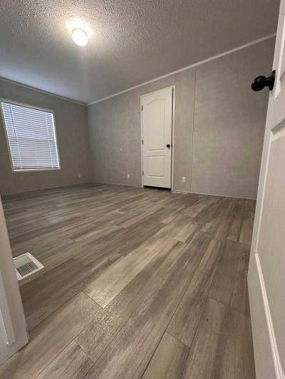 Photo 3 of 4 of home located at 1 Thorn Locust Lane, #10 London, OH 43140