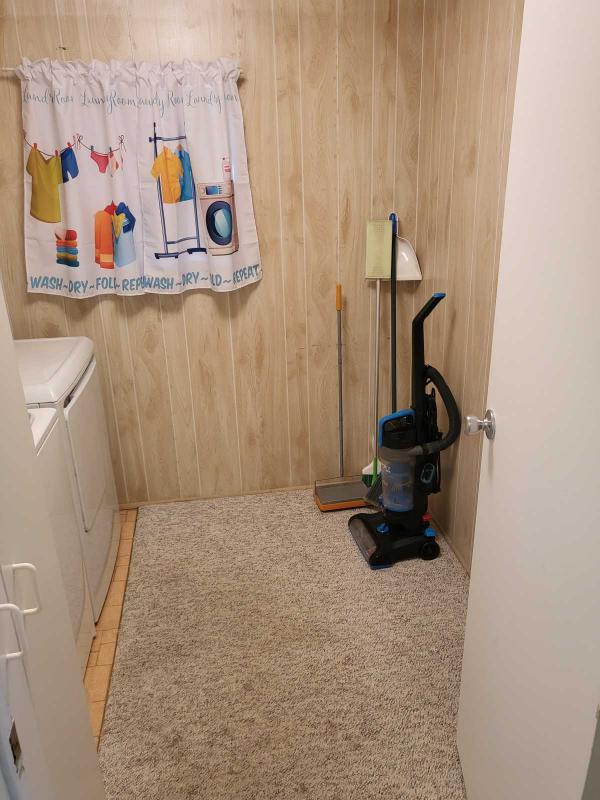 1983 Twin M.H. Mobile Home