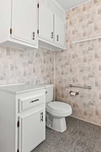 1979 Hallmark Saratoga Mobile Home