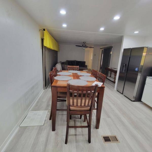 1978 Broadmore Manufactured Home