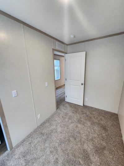 Photo 4 of 10 of home located at 2301 Southwest Oralabor Road #15 Ankeny, IA 50023