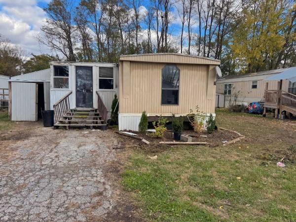 Photo 1 of 2 of home located at 423 Timber Ridge Lane Quincy, IL 62305