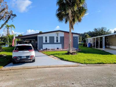 Photo 2 of 21 of home located at 7000 20th St Lot 915 Vero Beach, FL 32966