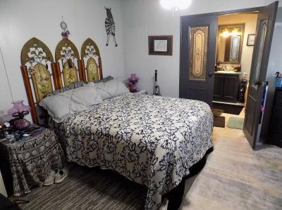 Photo 4 of 35 of home located at 23153 Suffield Lane Brownstown, MI 48174