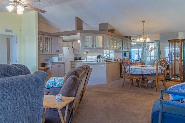 1995 Fleetwood Manufactured Home