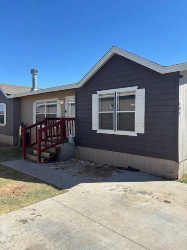 Photo 1 of 2 of home located at Stonegate Mhp 1320 North Fairgrounds Lot 404 Midland, TX 79706