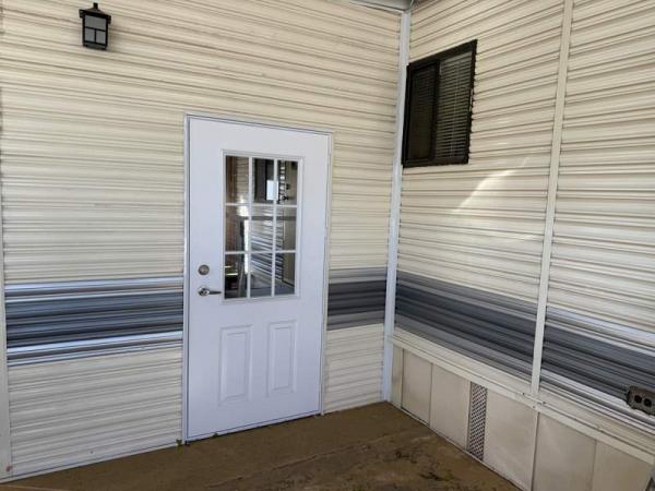 1990 Skyline Manufactured Home