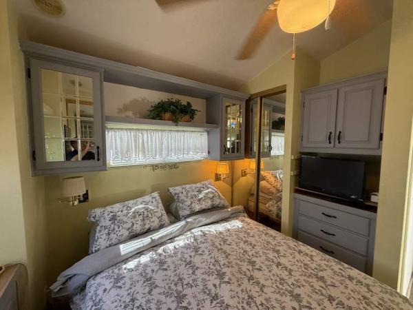 1990 Skyline Manufactured Home