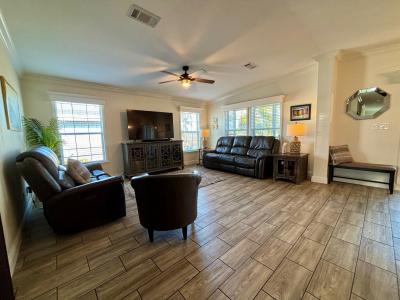 Photo 4 of 27 of home located at 2640 Pier Drive Ruskin, FL 33570