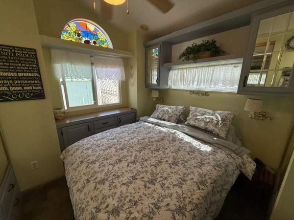 1990 Skyline Manufactured Home