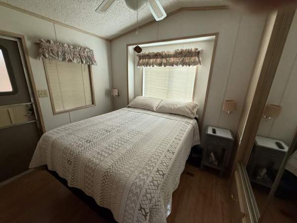 1990 Skyline Manufactured Home