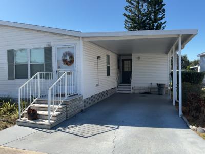 Photo 3 of 10 of home located at 15430 Lakeshore Villa Blvd Tampa, FL 33613