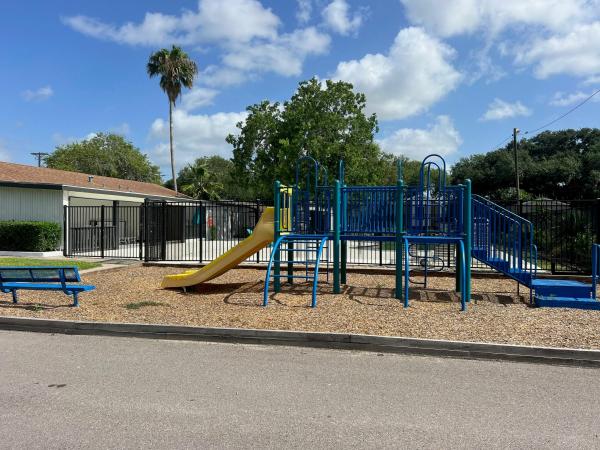 Photo 1 of 2 of home located at 702 S Clarkwood Road #B06 Corpus Christi, TX 78406