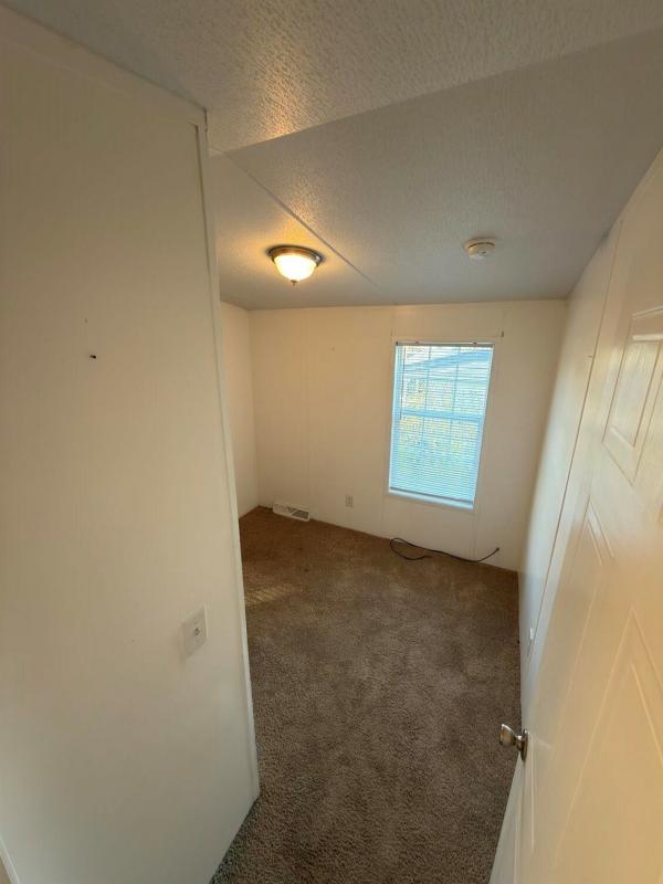 2005 Fleetwood Celebration 2562Y  Home