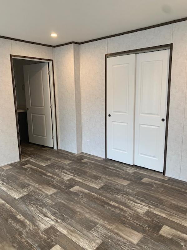 2022 Champion  NWS-L-47225  Home