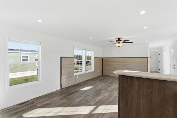 2025 Redman 66 NWSSL26609  Home