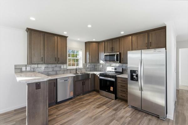 2025 Redman 66 NWSSL26609  Home