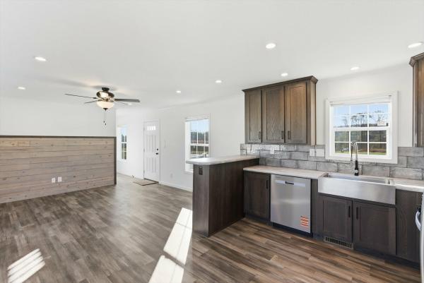 2025 Redman 66 NWSSL26609  Home