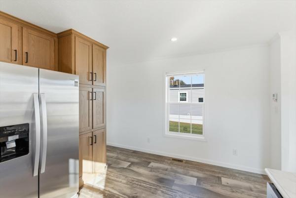 2026 Redman 67 NWSSL26602  Home