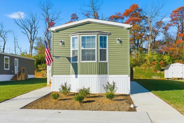 2026 Redman 67 NWSSL26602  Home