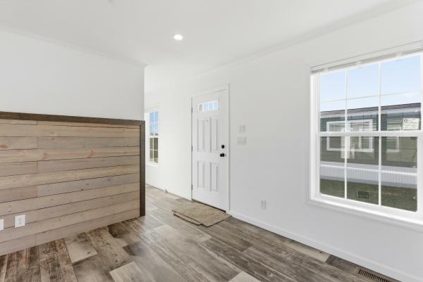 2025 Redman 68 NWSSL26609  Home