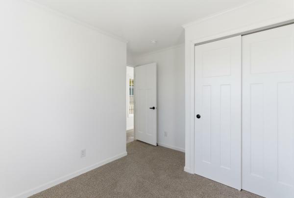 2025 Redman 68 NWSSL26609  Home