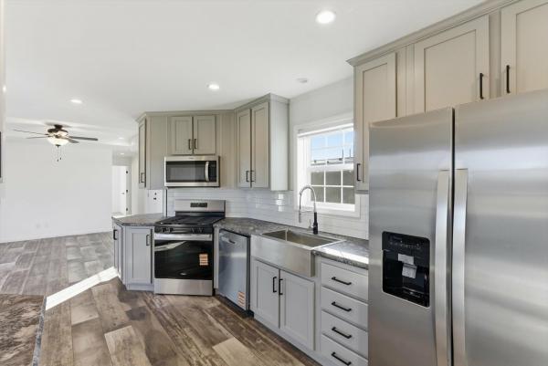 2026 Redman 70 NWSSL46627  Home