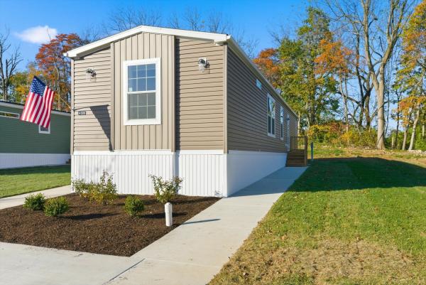 2026 Redman 70 NWSSL46627  Home