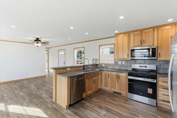 2026 Redman 72 NWSSL26602  Home